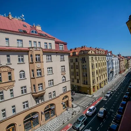 Apartment Bright & Spacious 8 Persons 10 Min From Centre Prague