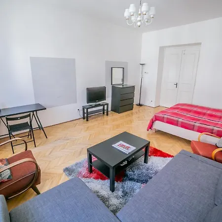 Bright & Spacious 8 Persons 10 Min From Centre アパート *