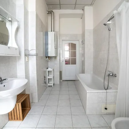 アパート Bright & Spacious 8 Persons 10 Min From Centre