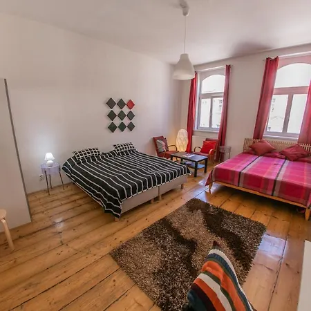 Bright & Spacious 8 Persons 10 Min From Centre アパート *
