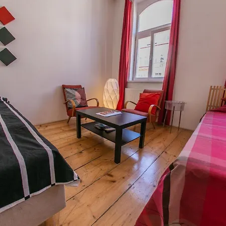 Apartment Bright & Spacious 8 Persons 10 Min From Centre Prag