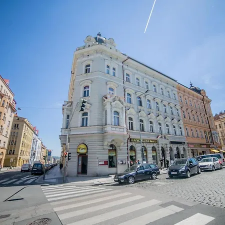 Apartment Bright & Spacious 8 Persons 10 Min From Centre Prag
